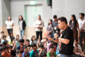 When Curiosity Met Storytelling: Amish Tripathi at Heritage Xperiential Learning School